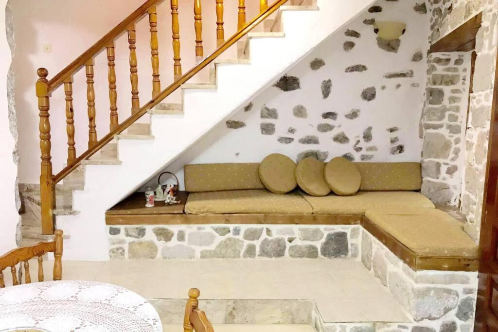 Lava House Lägenhet Mandrákion Exteriör bild